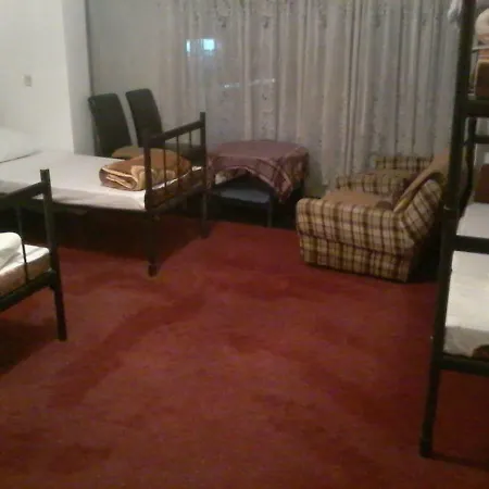 Gust House Emir Apartman *